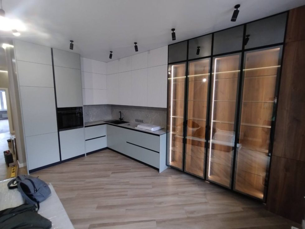 photo_5469690475964396033_y