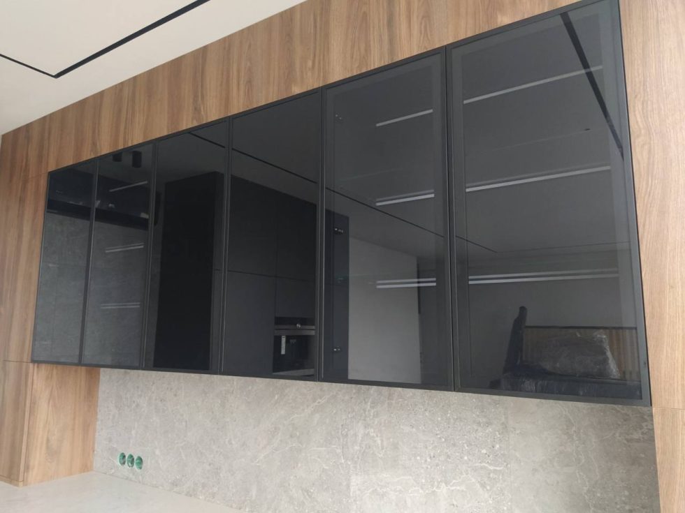 photo_5469690475964396057_y