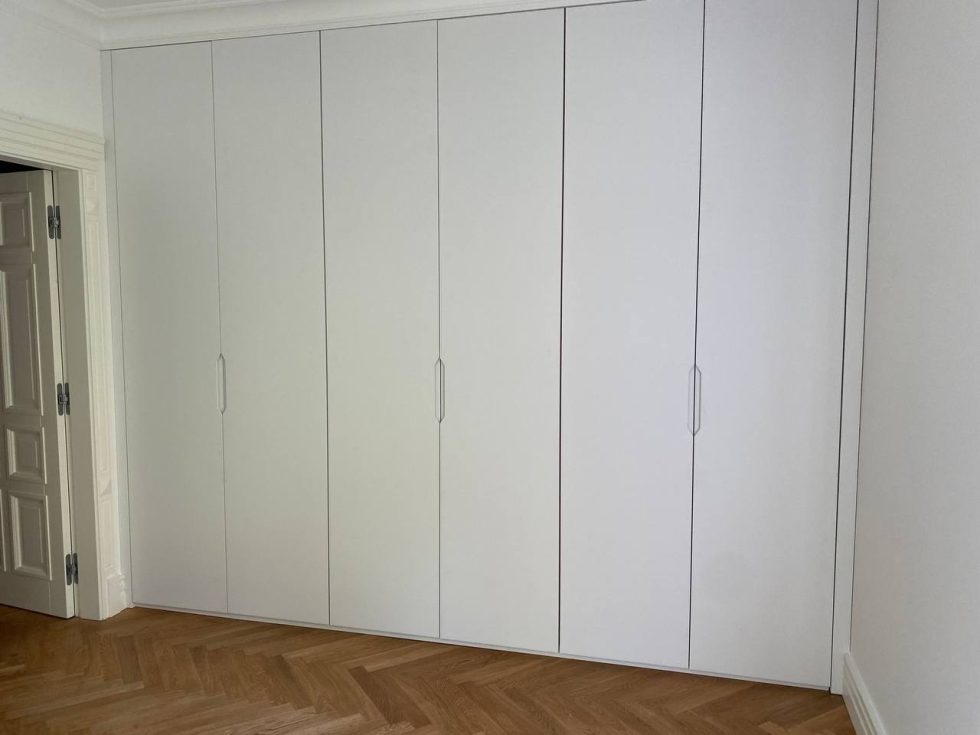 photo_5469690475964397161_y