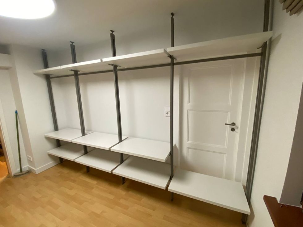 photo_5469690475964397169_y