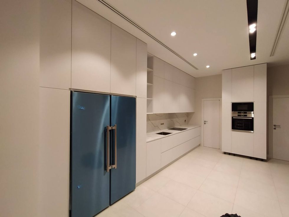 photo_5469690475964397248_y